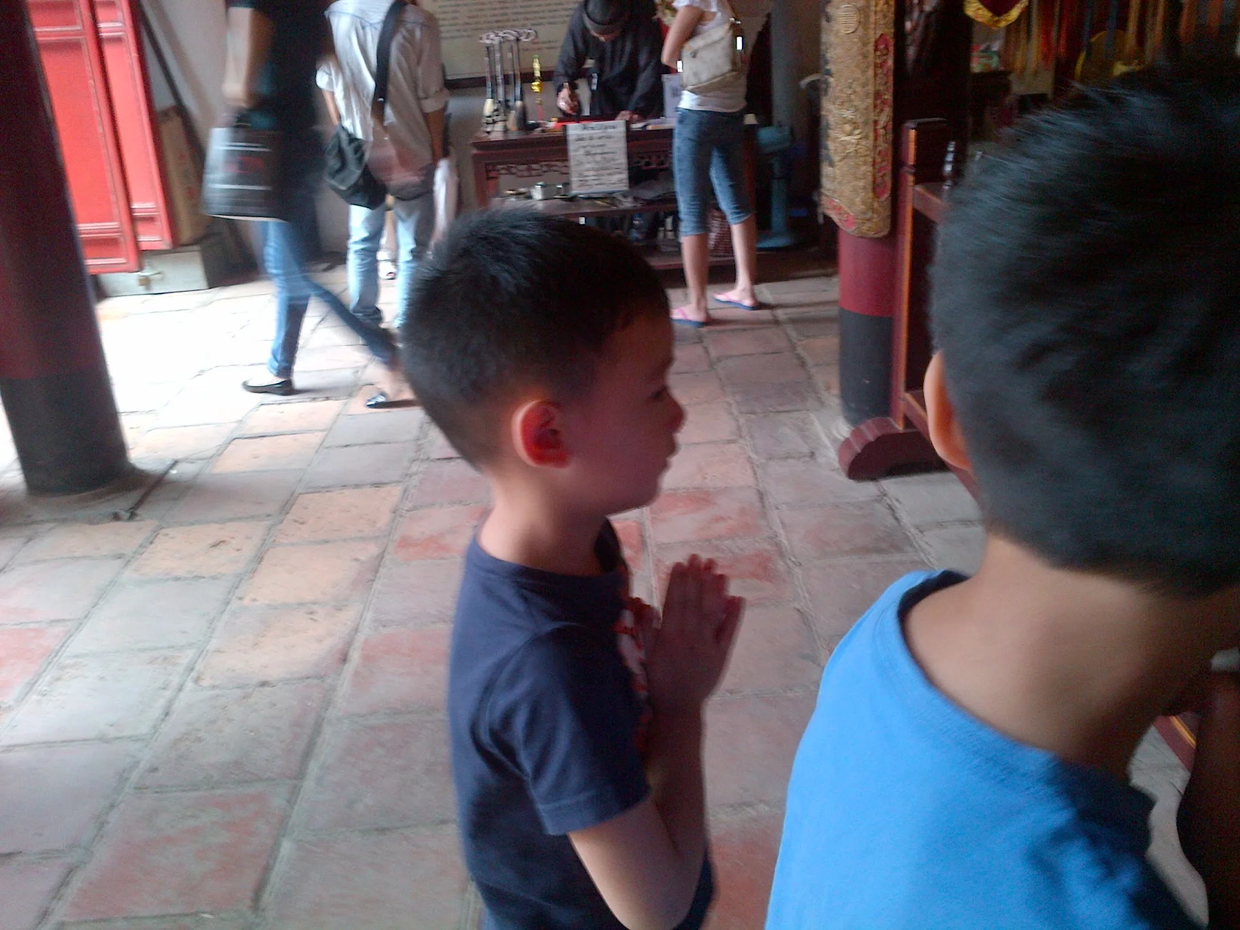 The Anh at the pagoda