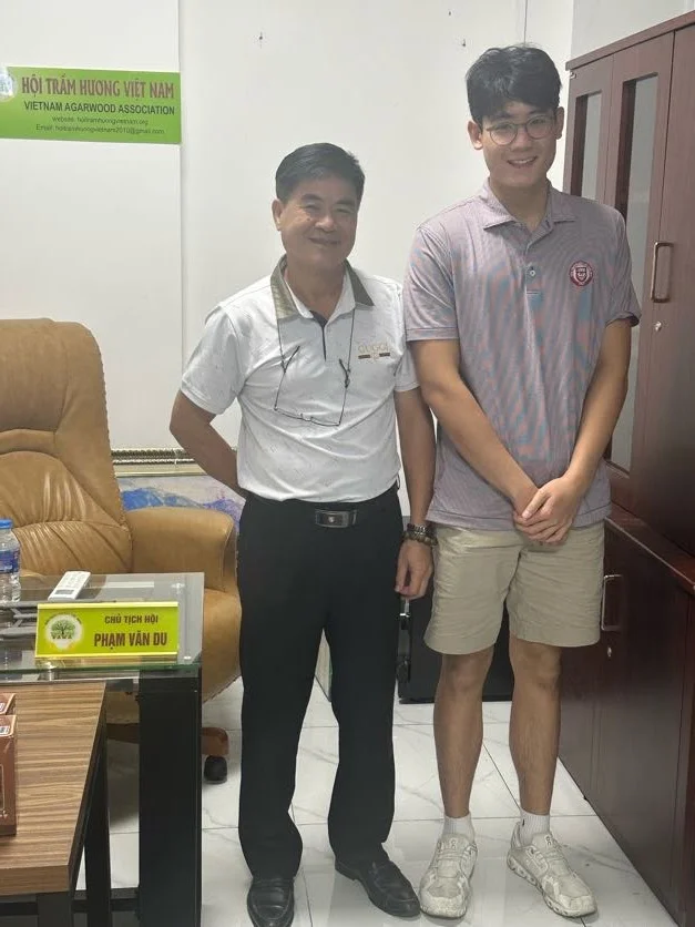 The Anh meeting with Vietnamese Agarwood Association leaders